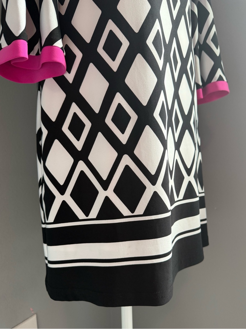 Joseph Ribkoff Dress Black & White Diamond Geometric Print Shift Dress Hot Pink - Picture 6 of 16